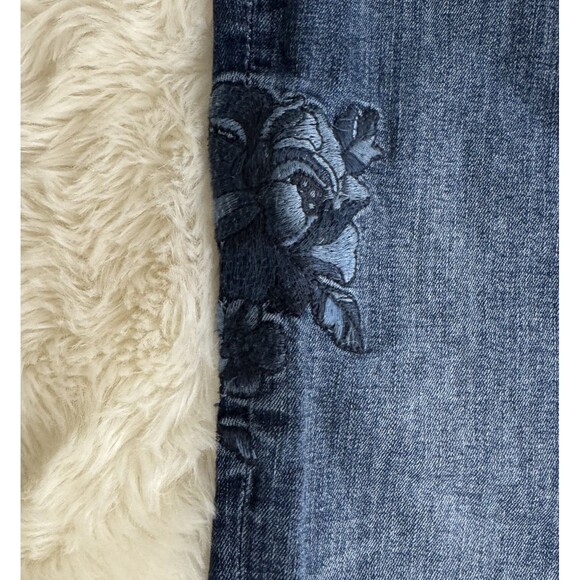 Driftwood Jackie Jeans Womens 28 Embroidered High Mid Blue Measures 28 x 28 - Picture 6 of 10